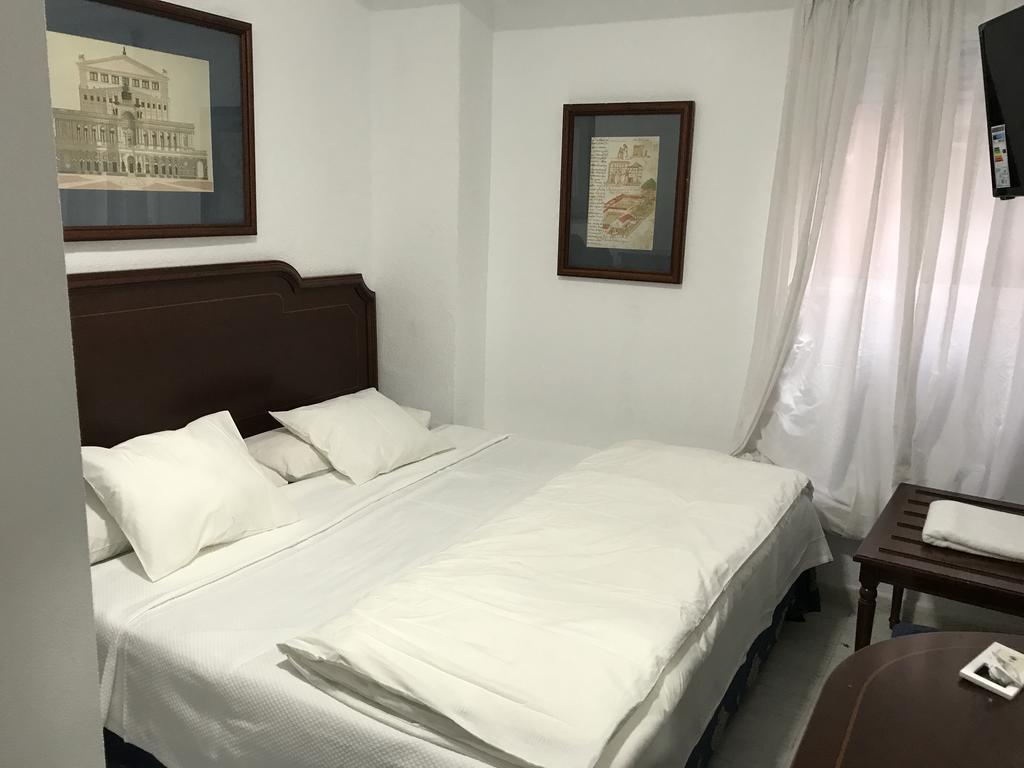 Hostal Lavapies Мадрид Экстерьер фото